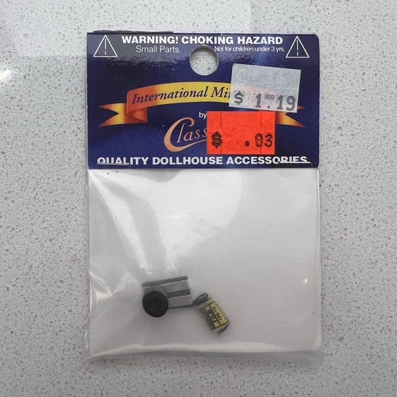 Vintage Dollhouse Miniature Camera with Kodak Film - Picture 2 of 7